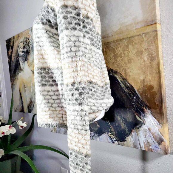 Used Carolyn Taylor size small knitted sweater - Picture 4 of 11